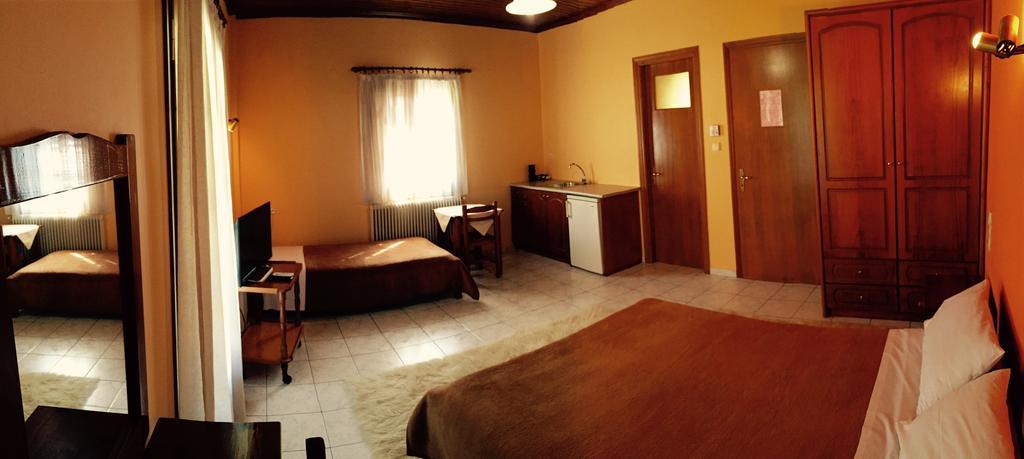 Dipla Sto Potami Hotel Chani Terevou Екстериор снимка