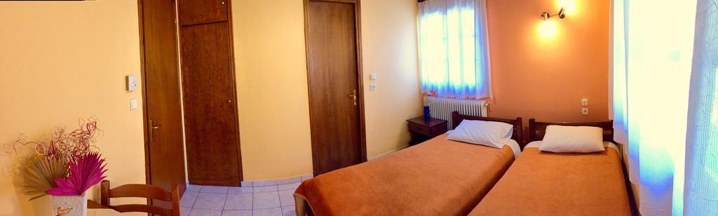 Dipla Sto Potami Hotel Chani Terevou Екстериор снимка