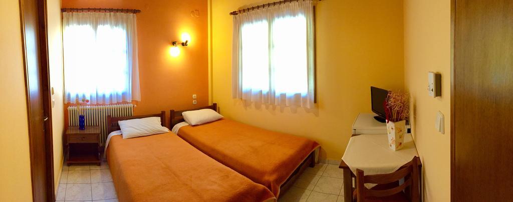 Dipla Sto Potami Hotel Chani Terevou Екстериор снимка